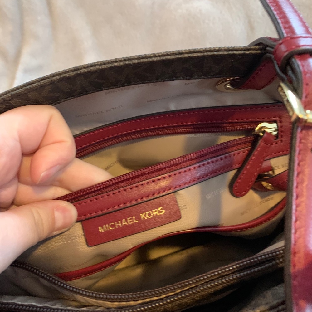 Barely Used Authentic Michael Kors Tote - image 4